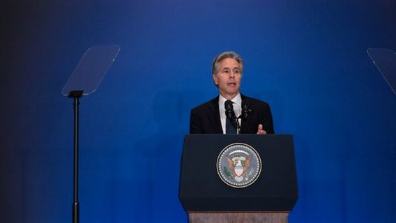 ブリンケン米国務長官がG7に出席し、教皇フランシスコと会うためにイタリアに飛んだ