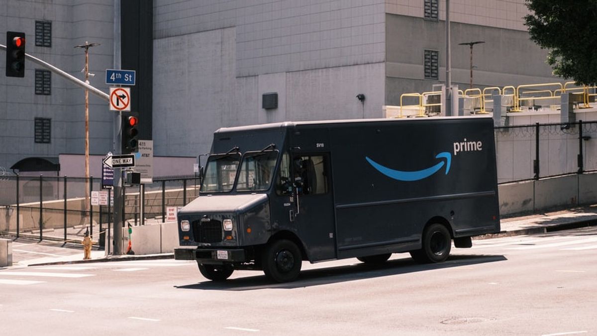 亚马逊在送货车中安装AI摄像头以确保司机安全