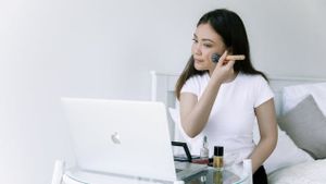 Menggali Pesona <i>Makeup Meditation</i> dalam Rutinitas Kecantikan