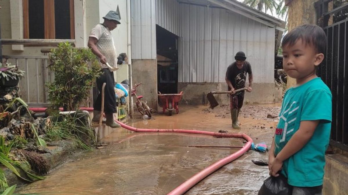Garut Regency政府为每栋被洪水淹没的房屋分配100万印尼盾