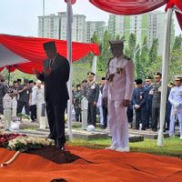 Mantan Menteri Pertahanan Juwono Sudarsono Dimakamkan secara Militer di TMP Kalibata