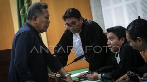 Hukuman Mantan Bupati Lombok Barat Zaini Diperberat Jadi 9 Tahun Penjara