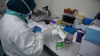 Lonjakan Pasien Terinfeksi Virus COVID-19 di Indonesia
