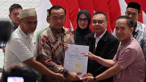 DPR Nilai Rehabilitasi Dua Guru oleh Presiden Prabowo sebagai Langkah Berkeadilan