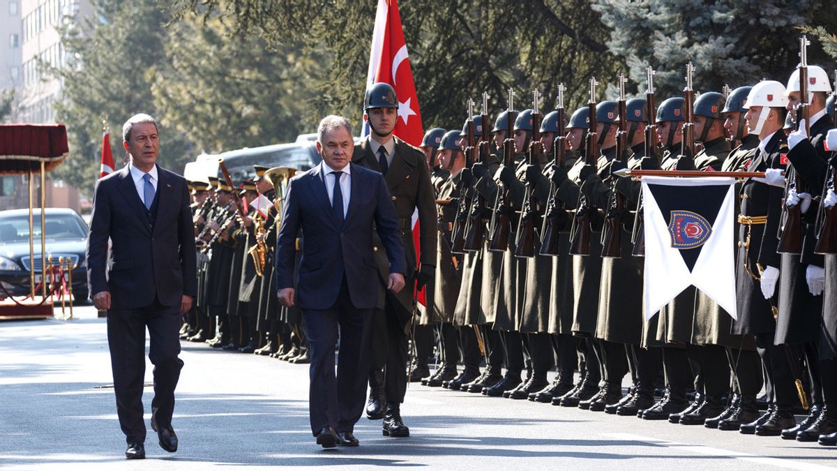 Bicara dengan Menteri Pertahanan Rusia, Hulusi Akar Sebut Turki akan Menanggapi Serangan dari Suriah Utara