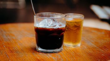 消費は制限されるべきであり、歯のエナメル質を損傷する可能性のある3つの飲み物