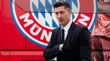 Bayern Munich Terus Berupaya Pertahankan Lewandowski di Tengah Incaran Barcelona, Oliver Kahn Sebut Negosiasi Kontrak Tidak Seperti Gim Manajer <i>Online</i>