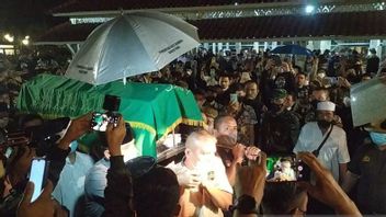 Bandung Mayor Oded's Body Taken To Tasikmalaya For Burial