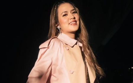 7 Potret Raisa Berpose Gemas, Gak Ada Pujian Selain Cantik dan Bening