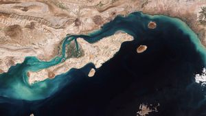 Iran Sita 2 Kapal di Selat Hormuz Diduga terkait dengan Israel