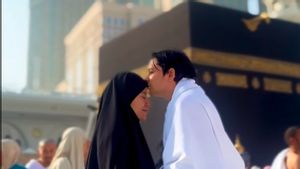 Intip 7 Potret Bahagia Andrew Andika dan Violentina Kaif Umrah Bersama Setelah Sah Jadi Suami Istri