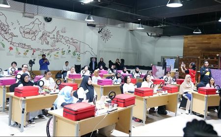 Gandeng Dunia Usaha, Yayasan Perempuan Tangguh Indonesia Dorong Sahabat Tuli Berkarya di Bidang MUA