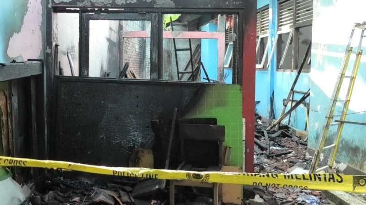 SMP Negeri 2 Pringsurat Temanggung 修正燃料を使用して一人で生徒を焼き払う、動機はまだ分かっていない