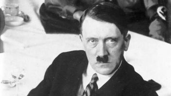 Viral Hitler's Fake Diary By Stern Magazine In History Today, April 25, 1983