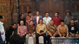 Anies Baswedan Bertandang ke 'Markas' Gibran di Solo, Saling Bertukar Pikir dengan Pelaku Seni