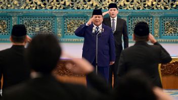 Presiden Prabowo Lantik Kepala Staf Kepresidenan, Kepala Badan Komunikasi Pemerintah, dan Kepala Badan Karantina Indonesia di Istana Negara