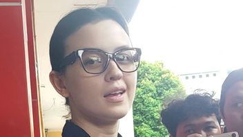 Kimberly Ryder OGah Silaturahmi Lebaran pour Edward Akbar