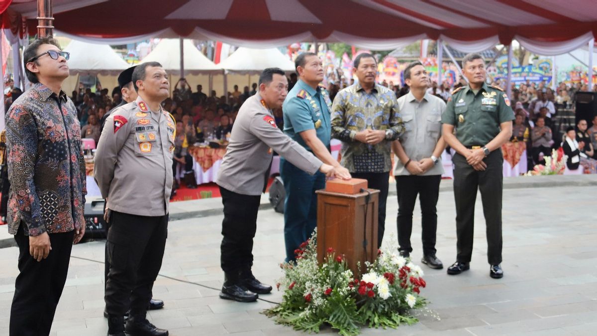 TNI Commander And National Police Chief Inaugurate Police General Hoegeng Iman Santoso Monument