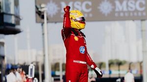Hamilton Frustration In Ferrari! Admits It Takes Months To Look Competitive!