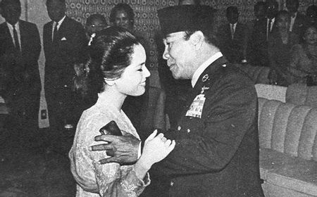 Kisah Cinta Ratna Sari Dewi dan Soekarno yang Dibenci tapi Dirindu Publik