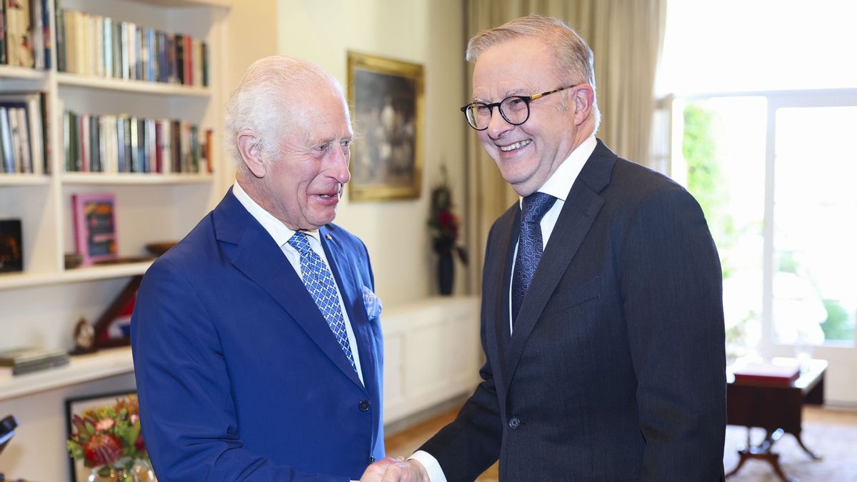 Le roi Charles III d'Australie s'exhorte lors d'une visite à Canberra : "Vous avez commise le génocide"