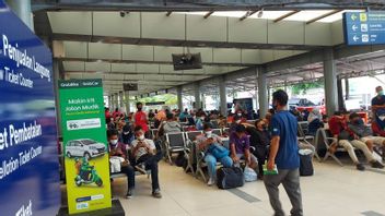 18.800 Pemudik Berangkat dari Stasiun Pasar Senen pada H-2