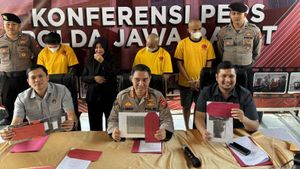 La police de Java Ouest révèle un syndicat de fraude contre la vente de motos en ligne