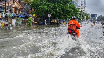 Jakarta Diguyur Hujan Deras Sejak Selasa, Ini Titik Banjir Pagi Ini