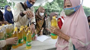 Ridwan Kamil Siapkan 240.000 Liter Minyak Goreng untuk Operasi Pasar, Dijual Rp14 Ribu