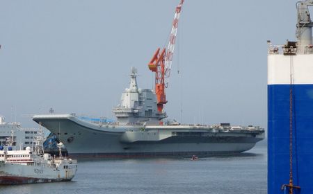 Kapal Induk Baru China Berlayar di Selat Taiwan: Dibayangi Kapal Perusak Rudal AS, Taipei Kirim Kapal Perang