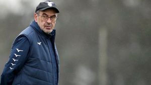 Maurizio Sarri Tinggalkan Lazio Digantikan Asisten Pelatih