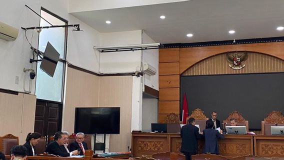 ハストの捜査妨害に関する公判前審理が3月14日まで延期された。
