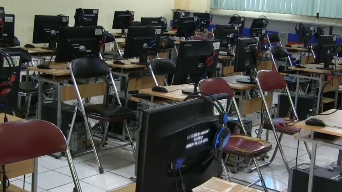 Waka DPR Dorong Hardiknas Jadi Momen Perbaikan Ketimpangan Pendidikan Mulai SD Hingga Perguruan Tinggi
