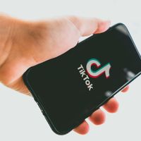 India Blokir TikTok dan 59 Aplikasi Buatan China Secara Permanen