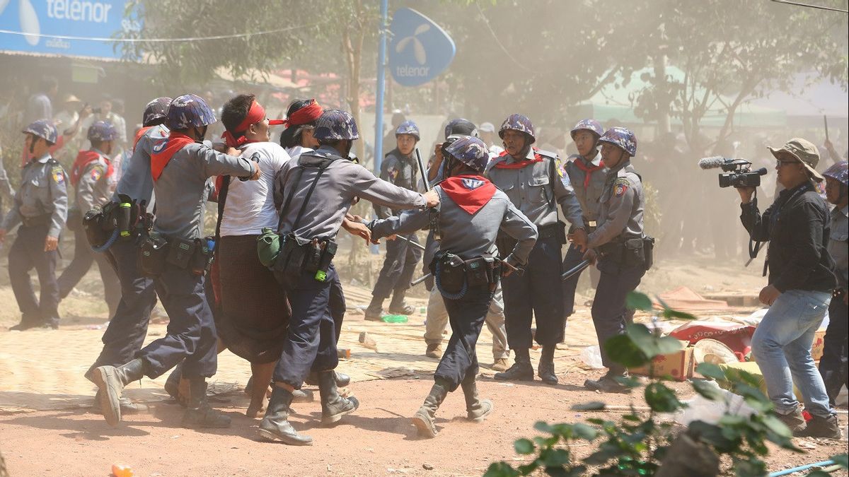 Research Group Says Myanmar Military Regime Burned More Than 6,000 Civilian Homes Since Coup