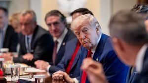カナダのトランプ首相電話、貿易戦争の真っ只中で軟化する