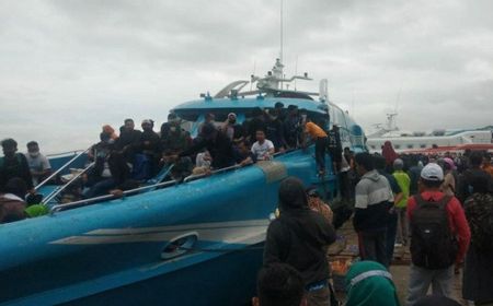 Besok Mudik Dilarang, Penumpang Kapal Pelabuhan Nusantara Kendari Membeludak