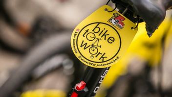 骑自行车上班社区有贾兰 · 苏迪曼 - 塔姆林的自行车许可证