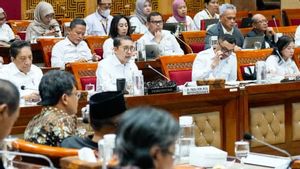 Di Depan Komisi X DPR, Menbud Fadli Zon Ungkap Dana Hibah Keraton Solo Diterima Atas Nama Pribadi