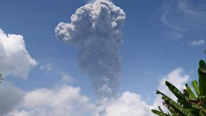Mount Ibu Maluku Utara Erupts Lontarkan Abu Volcanic As High As 5 Km