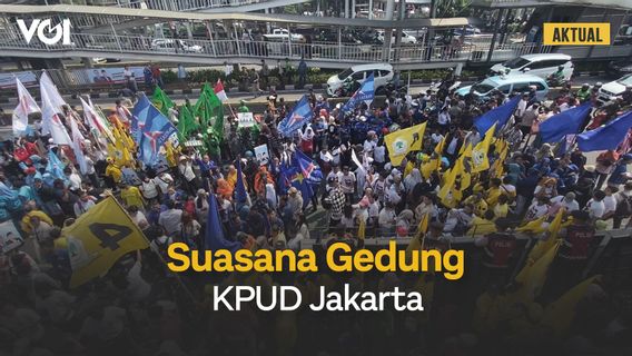 Suasana KPUD Jakarta, Ada Ridwan Kamil KW Sambut Ridwan Kamil Asli