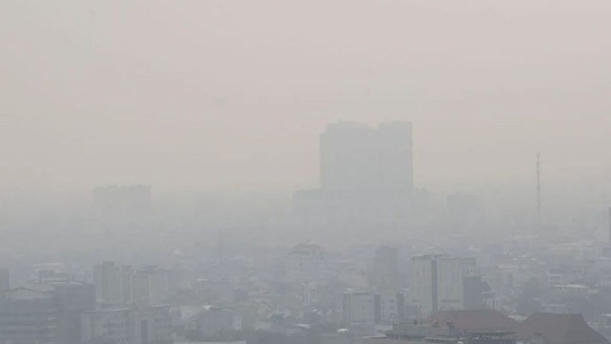 When Is Weather Modification In Jakarta Reddening Air Pollution?