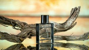 What Does Oud Smell Like? Dubbed Tree Fragrants From Heaven