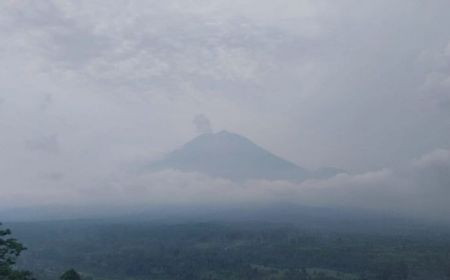 Gunung Semeru Kembali Erupsi dengan Letusan Setinggi 600 Meter