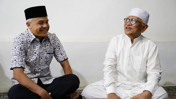 Sowan Gus Mus, Ternyata Ini yang Dibicarakan Ganjar Pranowo