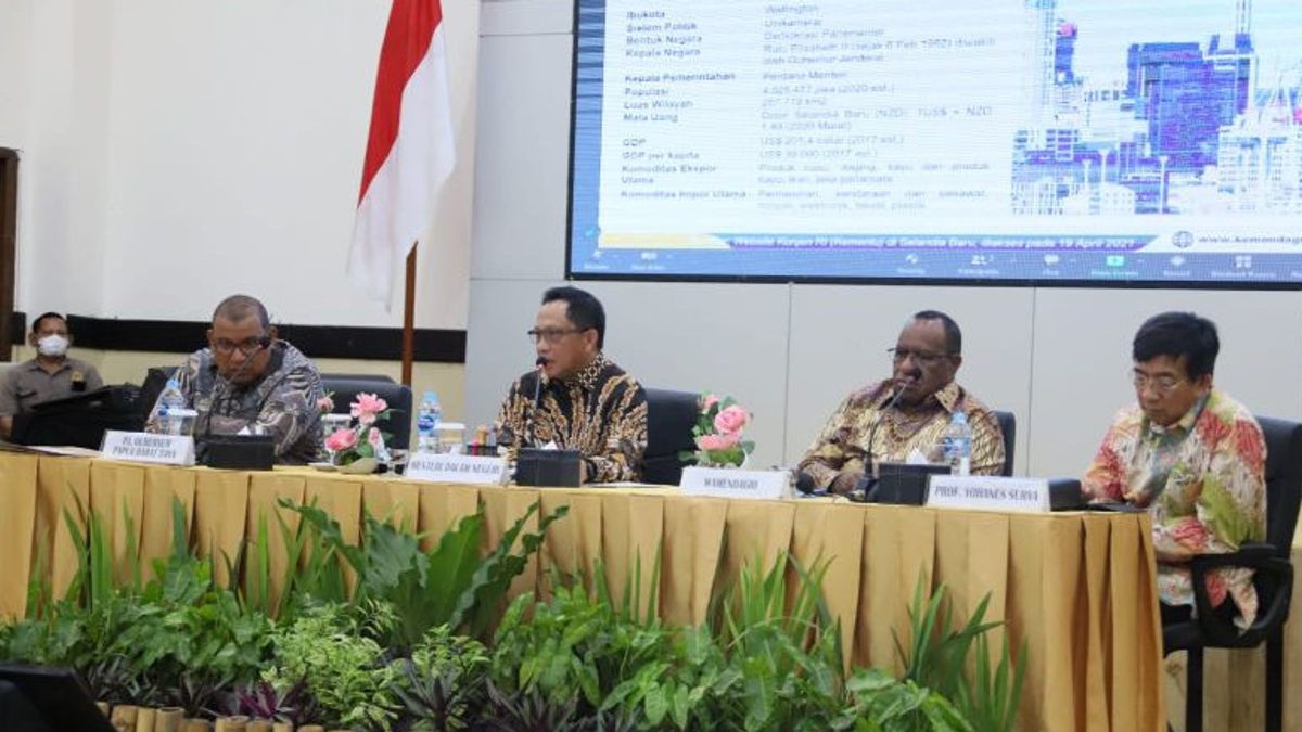 The Minister Of Home Affairs Asked Local Governments In The Papua Region To Strengthen Human Resources Development