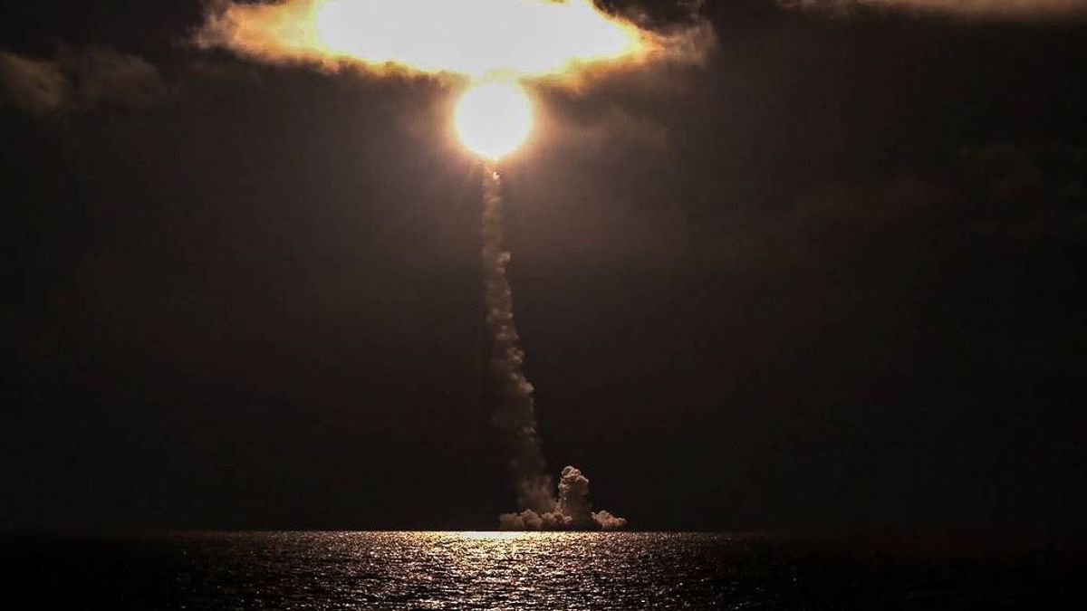Russia's New Nuclear Submarine Successfully Launches Bulava Intercontinental Ballistic Missile