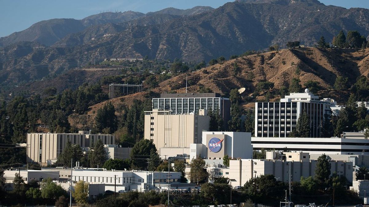 JPL NASAは年末に先立って数百人の従業員を解雇しました