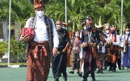 NTT Gelar Prosesi Adat, 7 Kepala Daerah Serahkan Tanah dan Air Bentuk Dukungan ke IKN Nusantara