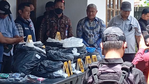 BNN Endus Pabrik Obat Terlarang di Tengah Permukiman Warga Jabar